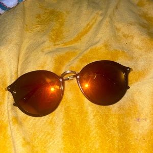 Brown sun glasses
